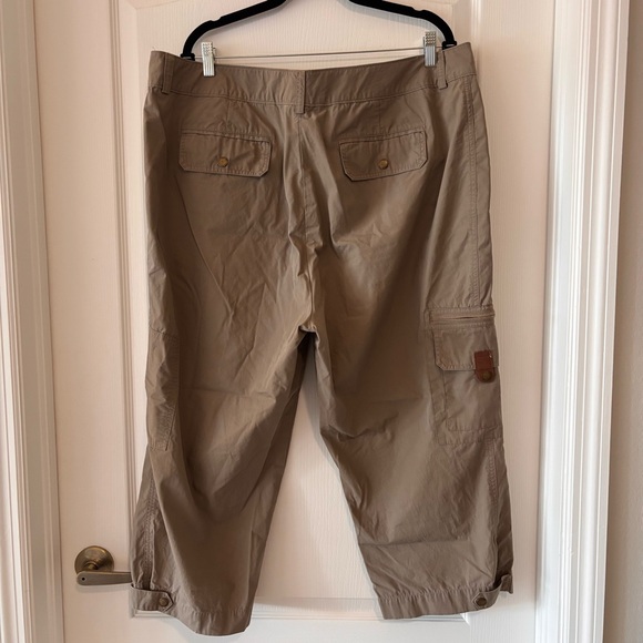 Lauren Ralph Lauren Cargo Capris - Picture 3 of 4